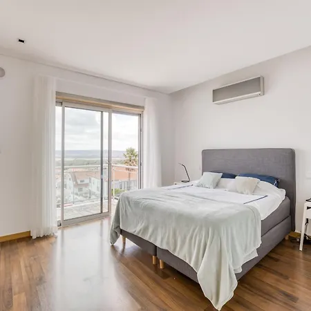 In Salir Do Porto With Pool, Cleaning Included Holiday home