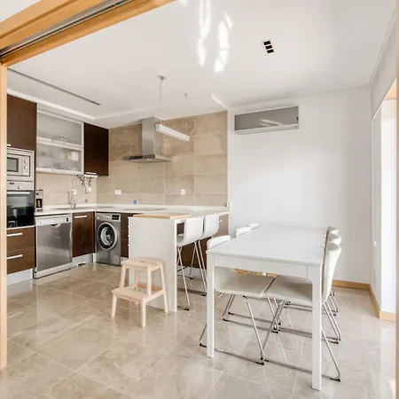 Modern With Pool And Barbecue, Cleaning Included בית נופש Salir de Porto