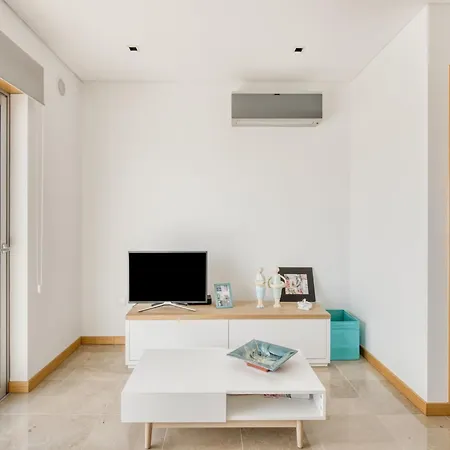 Modern With Pool And Barbecue, Cleaning Included בית נופש *